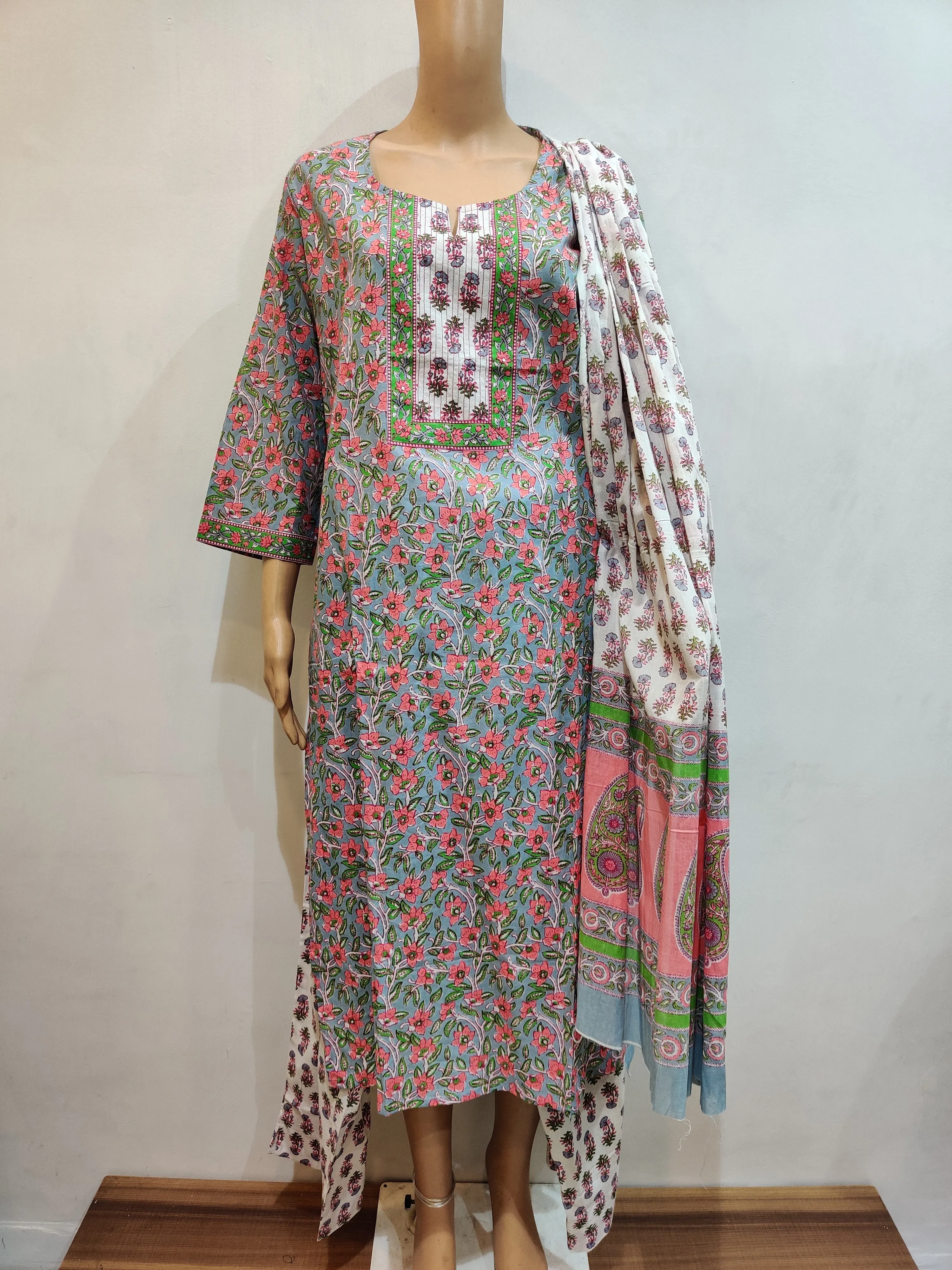 Lamium Kurta pant dupatta set