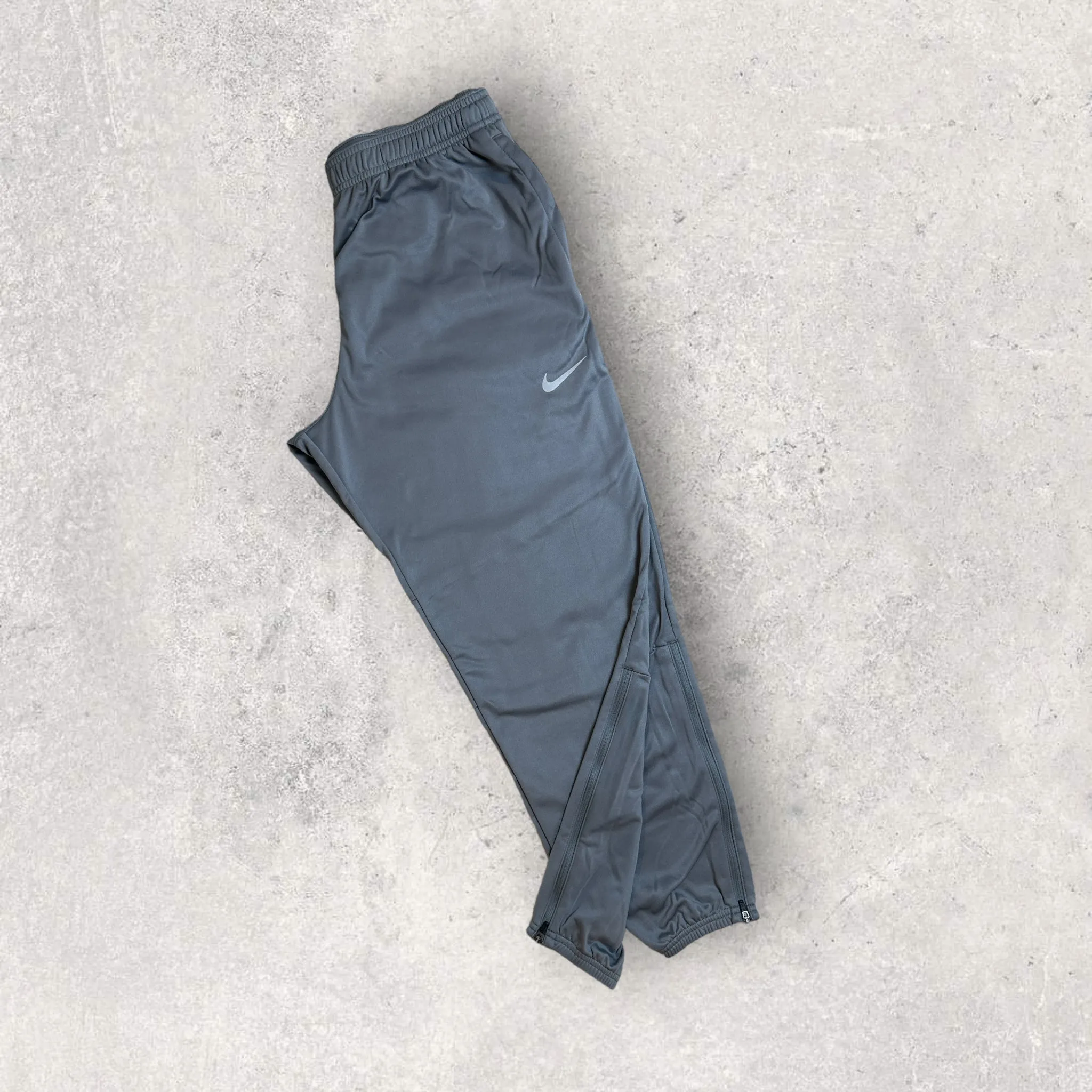 NIKE THERMA-FIT REPEL PANTS - GREY